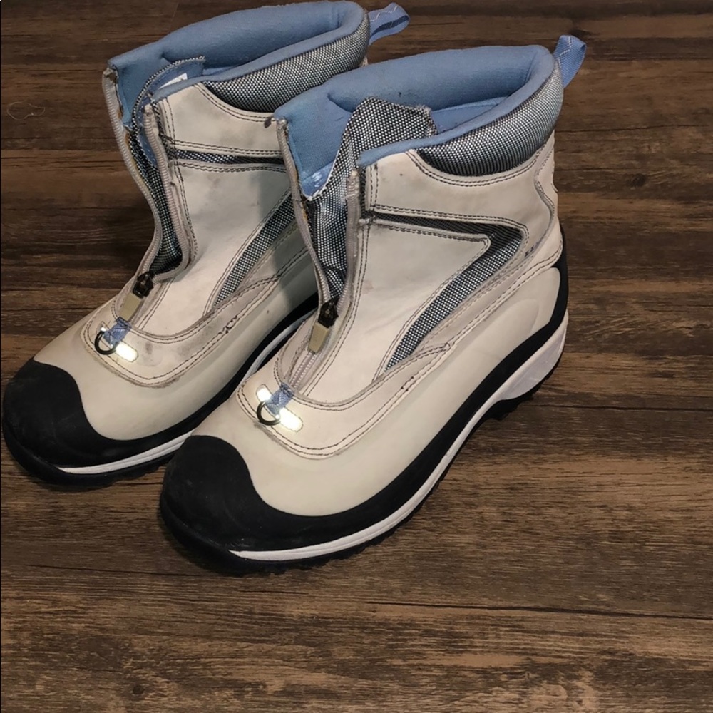 LL Bean Women’s Snow Shoes- DRI-LEX!